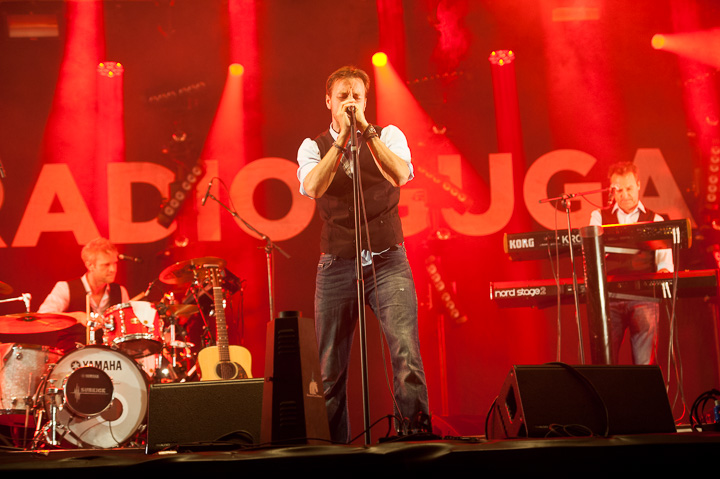 Radio Guga @ Gentse Feesten - Sint Baafsplein, picture 17, photographed by Dimitri Vanlommel - FrontView Magazine