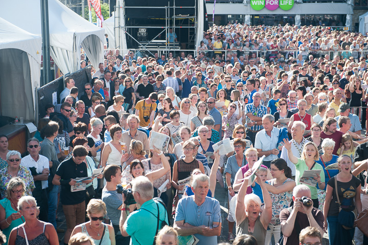 Vlaanderen zingt @ Gentse Feesten - Sint Baafsplein, picture 2, photographed by Dimitri Vanlommel - FrontView Magazine