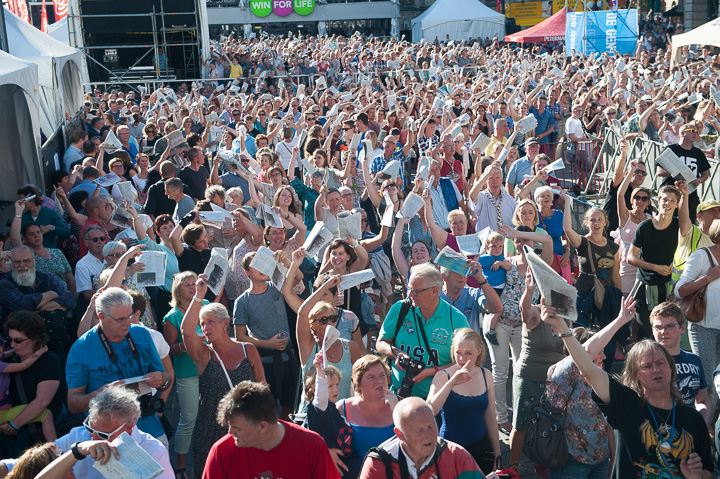Vlaanderen zingt @ Gentse Feesten - Sint Baafsplein, picture 13, photographed by Dimitri Vanlommel - FrontView Magazine