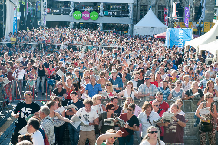 Vlaanderen zingt @ Gentse Feesten - Sint Baafsplein, picture 14, photographed by Dimitri Vanlommel - FrontView Magazine