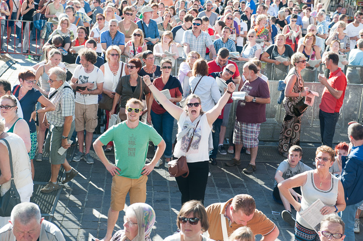Vlaanderen zingt @ Gentse Feesten - Sint Baafsplein, picture 16, photographed by Dimitri Vanlommel - FrontView Magazine
