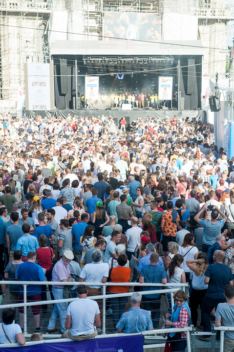 Vlaanderen zingt @ Gentse Feesten - Sint Baafsplein, picture 30, photographed by Dimitri Vanlommel - FrontView Magazine