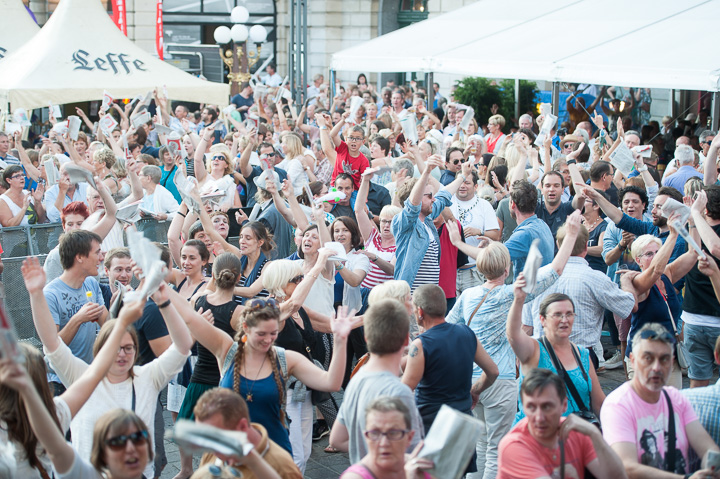Vlaanderen zingt @ Gentse Feesten - Sint Baafsplein, picture 78, photographed by Dimitri Vanlommel - FrontView Magazine