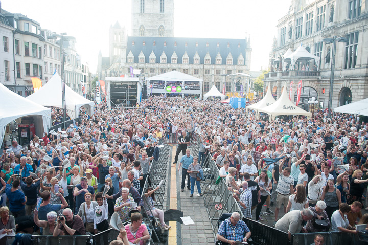 Vlaanderen zingt @ Gentse Feesten - Sint Baafsplein, picture 84, photographed by Dimitri Vanlommel - FrontView Magazine