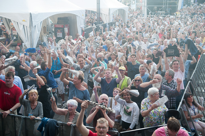 Vlaanderen zingt @ Gentse Feesten - Sint Baafsplein, picture 85, photographed by Dimitri Vanlommel - FrontView Magazine