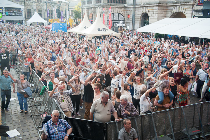Vlaanderen zingt @ Gentse Feesten - Sint Baafsplein, picture 89, photographed by Dimitri Vanlommel - FrontView Magazine