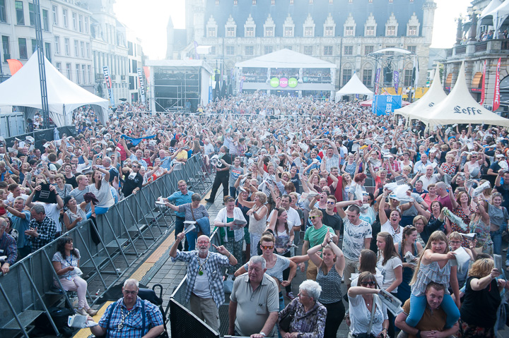 Vlaanderen zingt @ Gentse Feesten - Sint Baafsplein, picture 91, photographed by Dimitri Vanlommel - FrontView Magazine