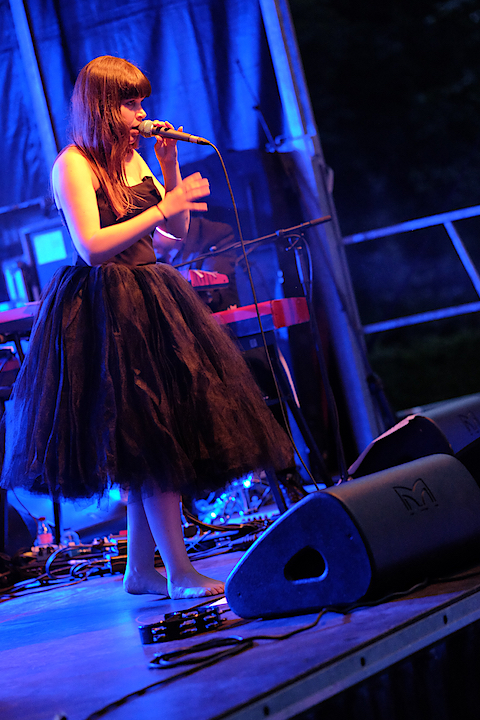 Lady Linn And Her Magnificent Seven @ Engie Parkies Kapellen, picture 1, photographed by James Van Roosbroeck - FrontView Magazine