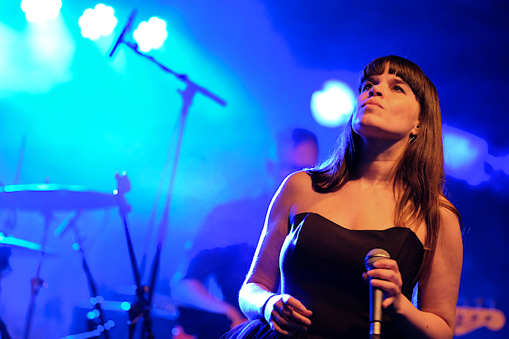 Lady Linn And Her Magnificent Seven @ Engie Parkies Kapellen, picture 3, photographed by James Van Roosbroeck - FrontView Magazine