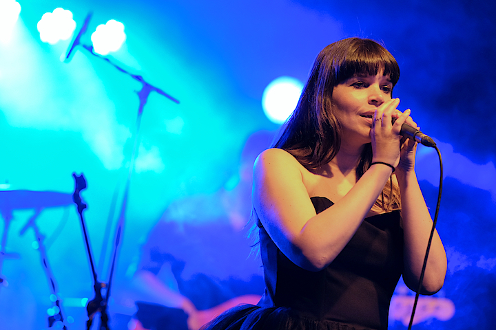 Lady Linn And Her Magnificent Seven @ Engie Parkies Kapellen, picture 4, photographed by James Van Roosbroeck - FrontView Magazine