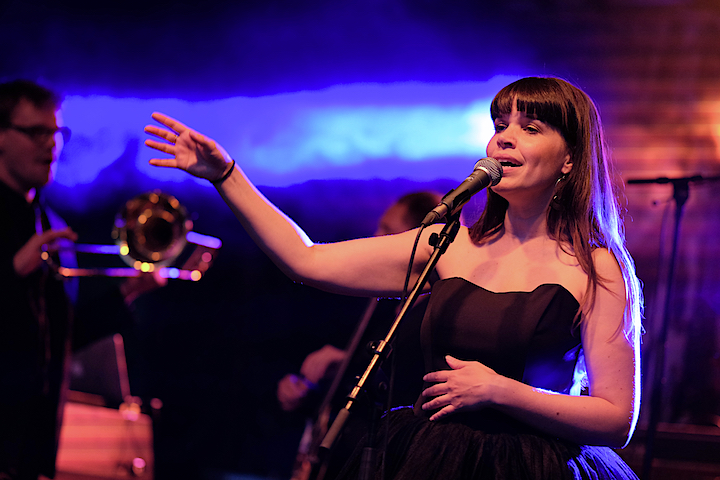 Lady Linn And Her Magnificent Seven @ Engie Parkies Kapellen, picture 9, photographed by James Van Roosbroeck - FrontView Magazine