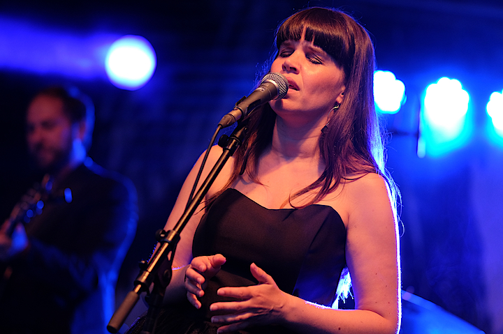 Lady Linn And Her Magnificent Seven @ Engie Parkies Kapellen, picture 21, photographed by James Van Roosbroeck - FrontView Magazine