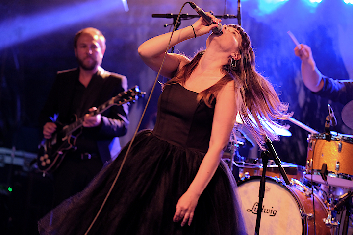 Lady Linn And Her Magnificent Seven @ Engie Parkies Kapellen, picture 28, photographed by James Van Roosbroeck - FrontView Magazine
