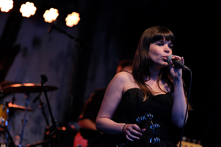 Lady Linn And Her Magnificent Seven @ Engie Parkies Kapellen, picture 38, photographed by James Van Roosbroeck - FrontView Magazine
