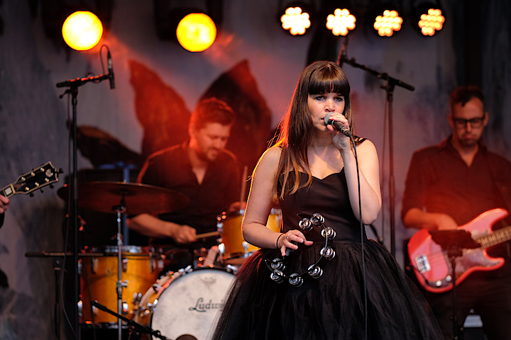Lady Linn And Her Magnificent Seven @ Engie Parkies Kapellen, picture 69, photographed by James Van Roosbroeck - FrontView Magazine