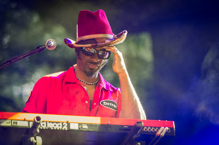 George Clinton @ OLT Rivierenhof, picture 18, photographed by Jan van Hecke - FrontView Magazine