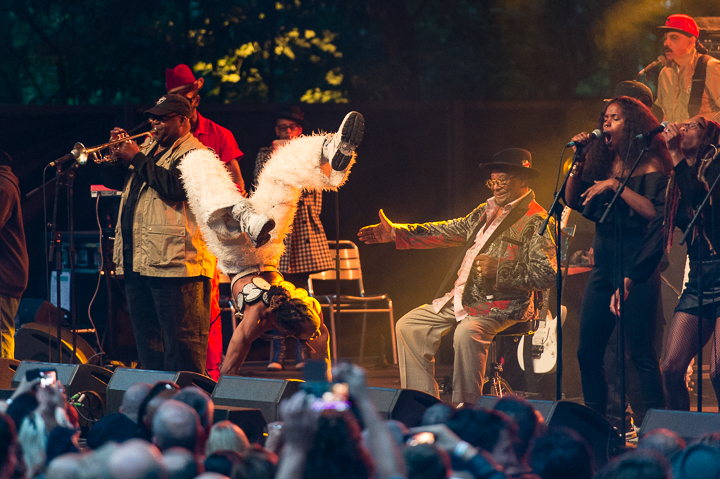 George Clinton @ OLT Rivierenhof, picture 19, photographed by Jan van Hecke - FrontView Magazine