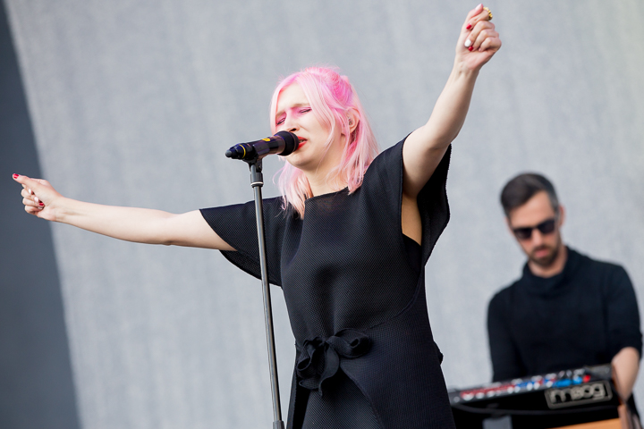 Alice on the Roof @ suikerrock 2016, picture 7, photographed by Dorien Goetschalckx - FrontView Magazine