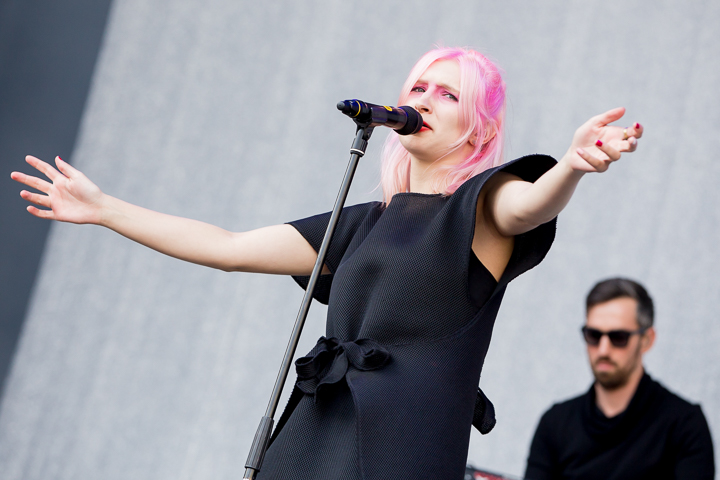 Alice on the Roof @ suikerrock 2016, picture 9, photographed by Dorien Goetschalckx - FrontView Magazine