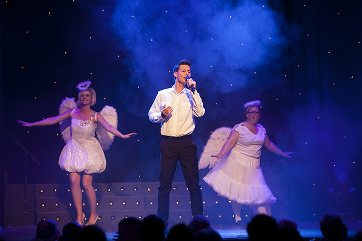 Revue "Even geduld aub" @ Colisée Blankenberge, picture 20, photographed by Frank Lambrechts - FrontView Magazine