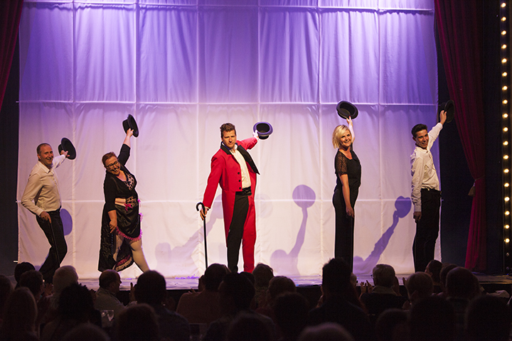 Revue "Even geduld aub" @ Colisée Blankenberge, picture 24, photographed by Frank Lambrechts - FrontView Magazine