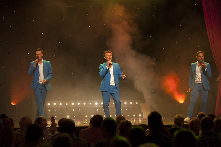 Revue "Even geduld aub" @ Colisée Blankenberge, picture 25, photographed by Frank Lambrechts - FrontView Magazine