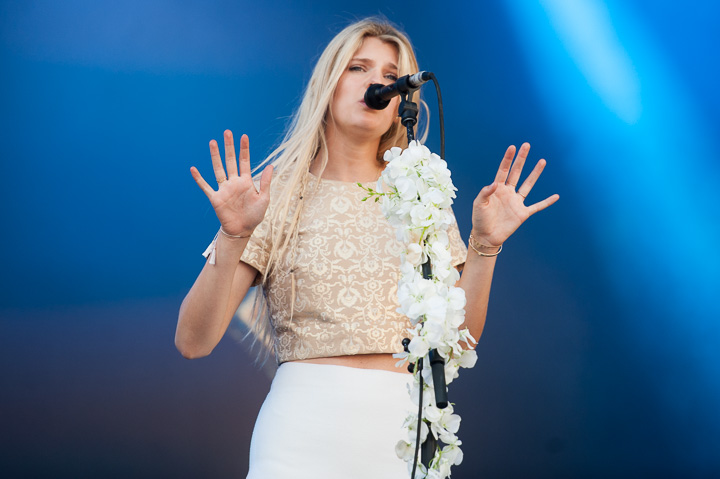 Emma Bale @ Suikerrock 2016, picture 9, photographed by Dimitri Vanlommel - FrontView Magazine