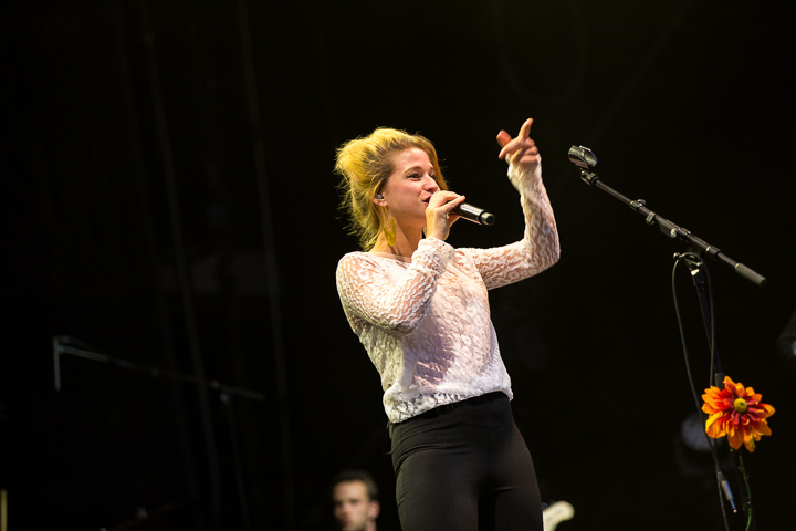 Selah Sue @ Het Groot Verlof, picture 2, photographed by Kurt Jacobs - FrontView Magazine