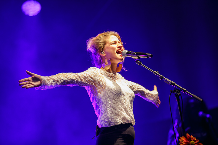 Selah Sue @ Het Groot Verlof, picture 11, photographed by Kurt Jacobs - FrontView Magazine