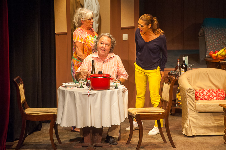 Mijne gebuur heeft het zuur @ Echt Antwaarps Teater, foto 7, foto's door Goele Bormans - FrontView Magazine