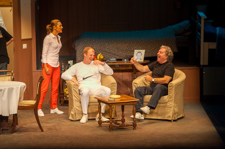 Mijne gebuur heeft het zuur @ Echt Antwaarps Teater, foto 57, foto's door Goele Bormans - FrontView Magazine
