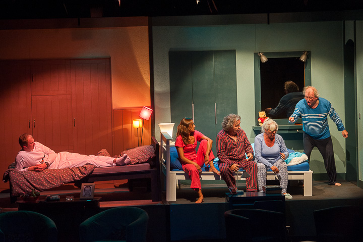 Mijne gebuur heeft het zuur @ Echt Antwaarps Teater, foto 76, foto's door Goele Bormans - FrontView Magazine