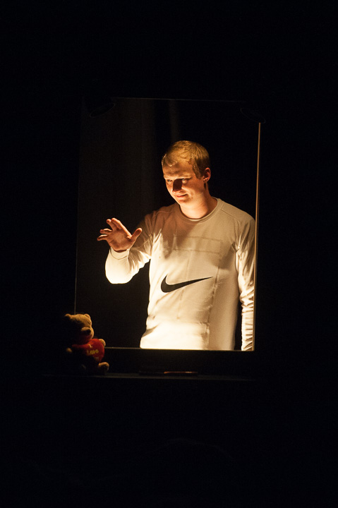Mijne gebuur heeft het zuur @ Echt Antwaarps Teater, foto 91, foto's door Goele Bormans - FrontView Magazine