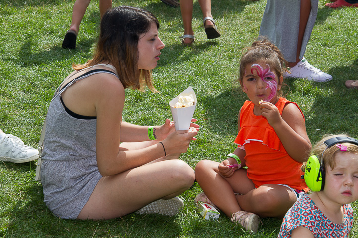 Sfeer @ Linkerwoofer zaterdag, picture 18, photographed by Marc Verdonck - FrontView Magazine