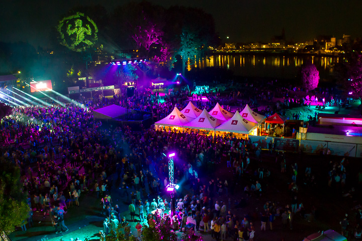Sfeer @ Linkerwoofer zaterdag, picture 23, photographed by Marc Verdonck - FrontView Magazine