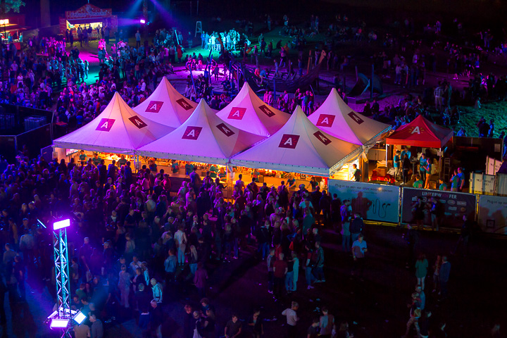 Sfeer @ Linkerwoofer zaterdag, picture 25, photographed by Marc Verdonck - FrontView Magazine