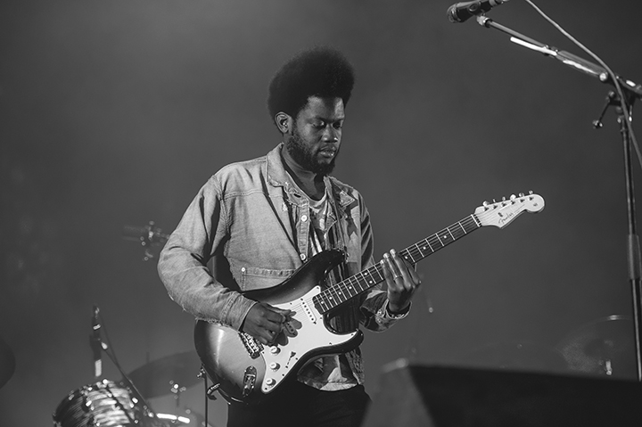 Michael Kiwanuka Dranouter2016, foto 1, foto's door Tom  Lammens - FrontView Magazine