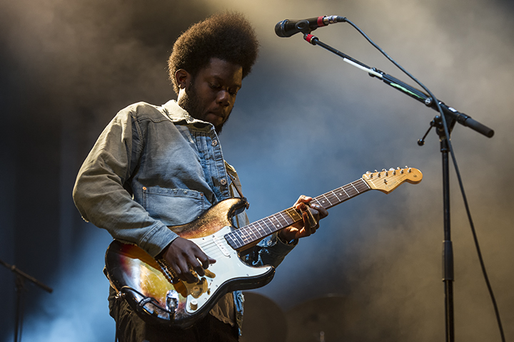 Michael Kiwanuka Dranouter2016, foto 3, foto's door Tom  Lammens - FrontView Magazine