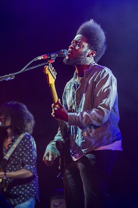 Michael Kiwanuka Dranouter2016, foto 6, foto's door Tom  Lammens - FrontView Magazine