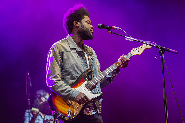 Michael Kiwanuka Dranouter2016, foto 10, foto's door Tom  Lammens - FrontView Magazine