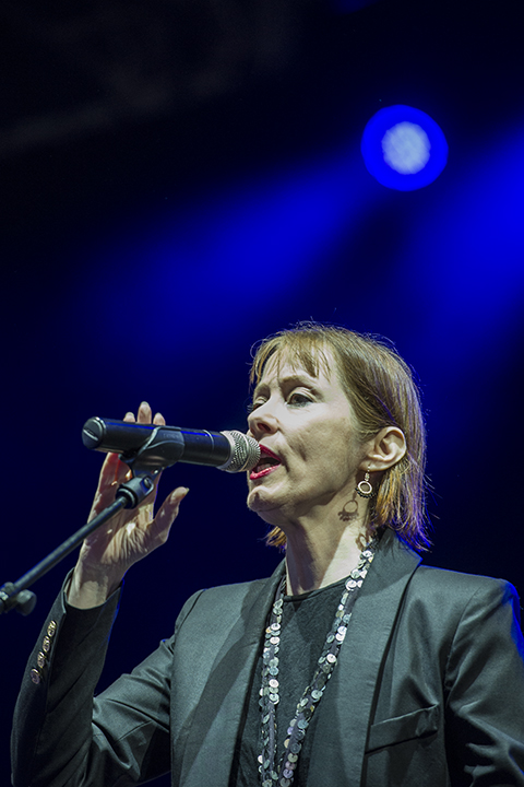 Suzanne vega Dranouter2016, picture 2, photographed by Tom  Lammens - FrontView Magazine
