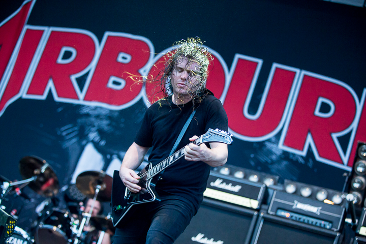 Airbourne @ Into The Grave 2016, foto 5, foto's door Dorien Goetschalckx - FrontView Magazine