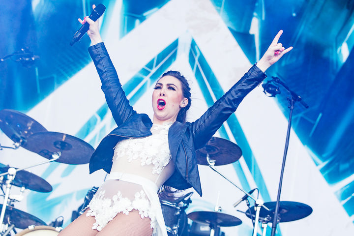Amaranthe @ Into The Grave 2016, foto 3, foto's door Dorien Goetschalckx - FrontView Magazine