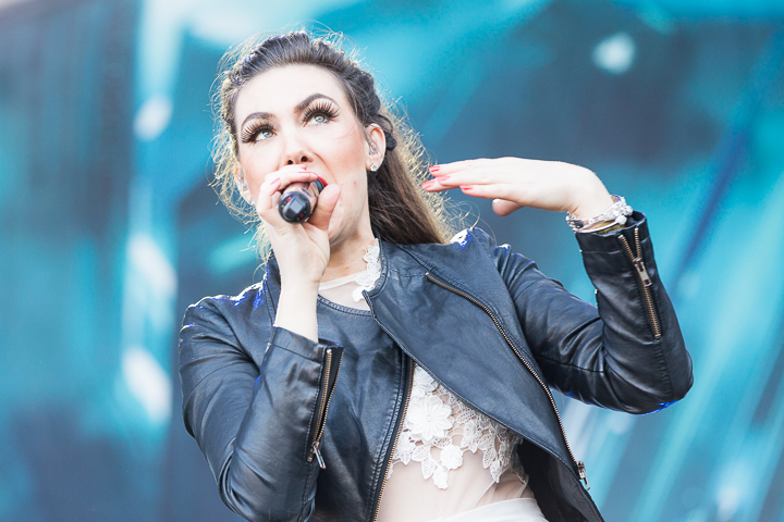 Amaranthe @ Into The Grave 2016, foto 8, foto's door Dorien Goetschalckx - FrontView Magazine