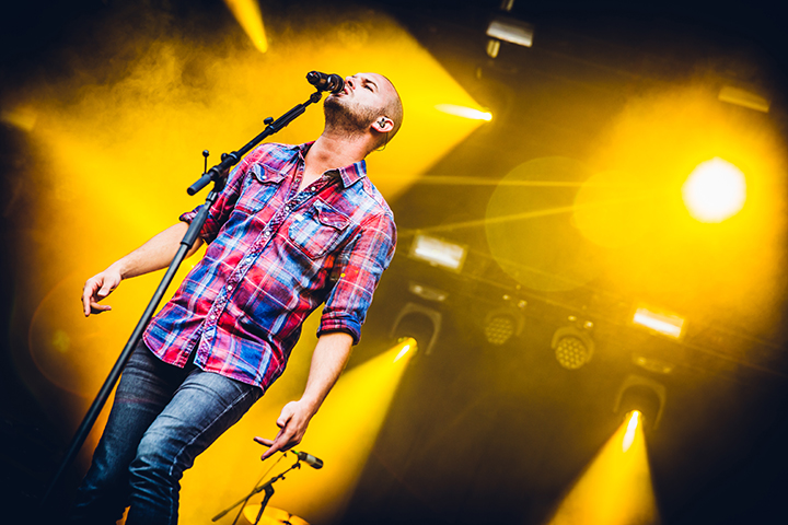 Stan Van Samang @ Marktrock Vilvoorde 2016, picture 4, photographed by Elke Briers - FrontView Magazine