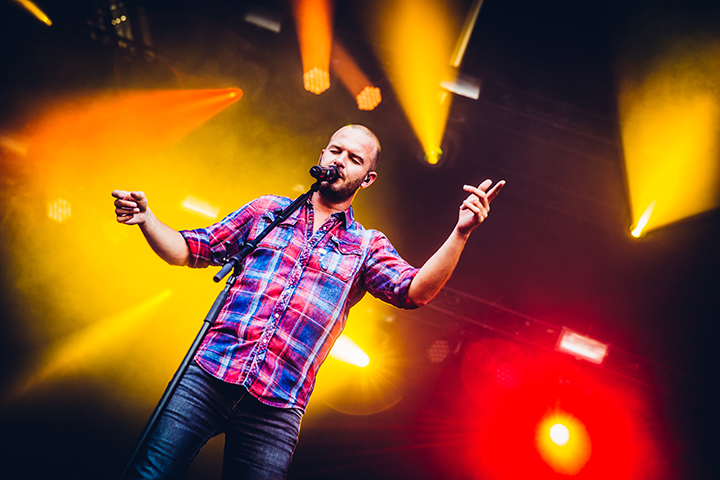 Stan Van Samang @ Marktrock Vilvoorde 2016, picture 6, photographed by Elke Briers - FrontView Magazine