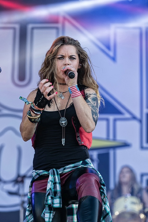 ThunderMother @ Alcatraz Metal Fest 2016, picture 13, photographed by Edwin Houdevelt - FrontView Magazine