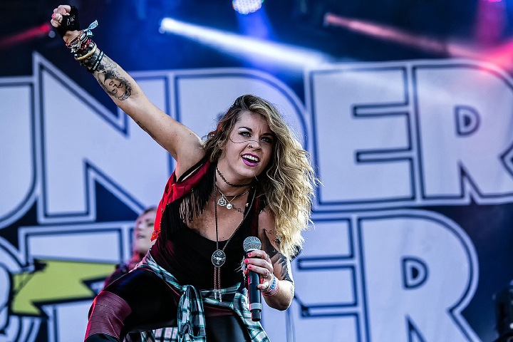 ThunderMother @ Alcatraz Metal Fest 2016, picture 15, photographed by Edwin Houdevelt - FrontView Magazine
