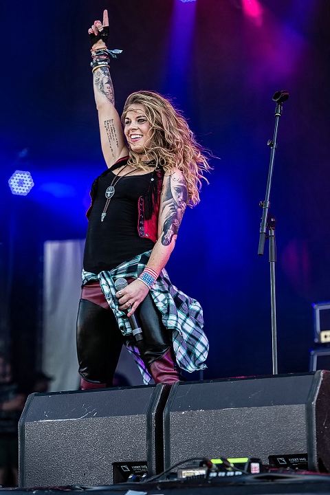 ThunderMother @ Alcatraz Metal Fest 2016, picture 22, photographed by Edwin Houdevelt - FrontView Magazine