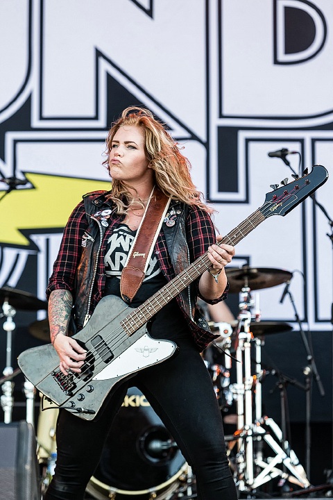ThunderMother @ Alcatraz Metal Fest 2016, picture 24, photographed by Edwin Houdevelt - FrontView Magazine